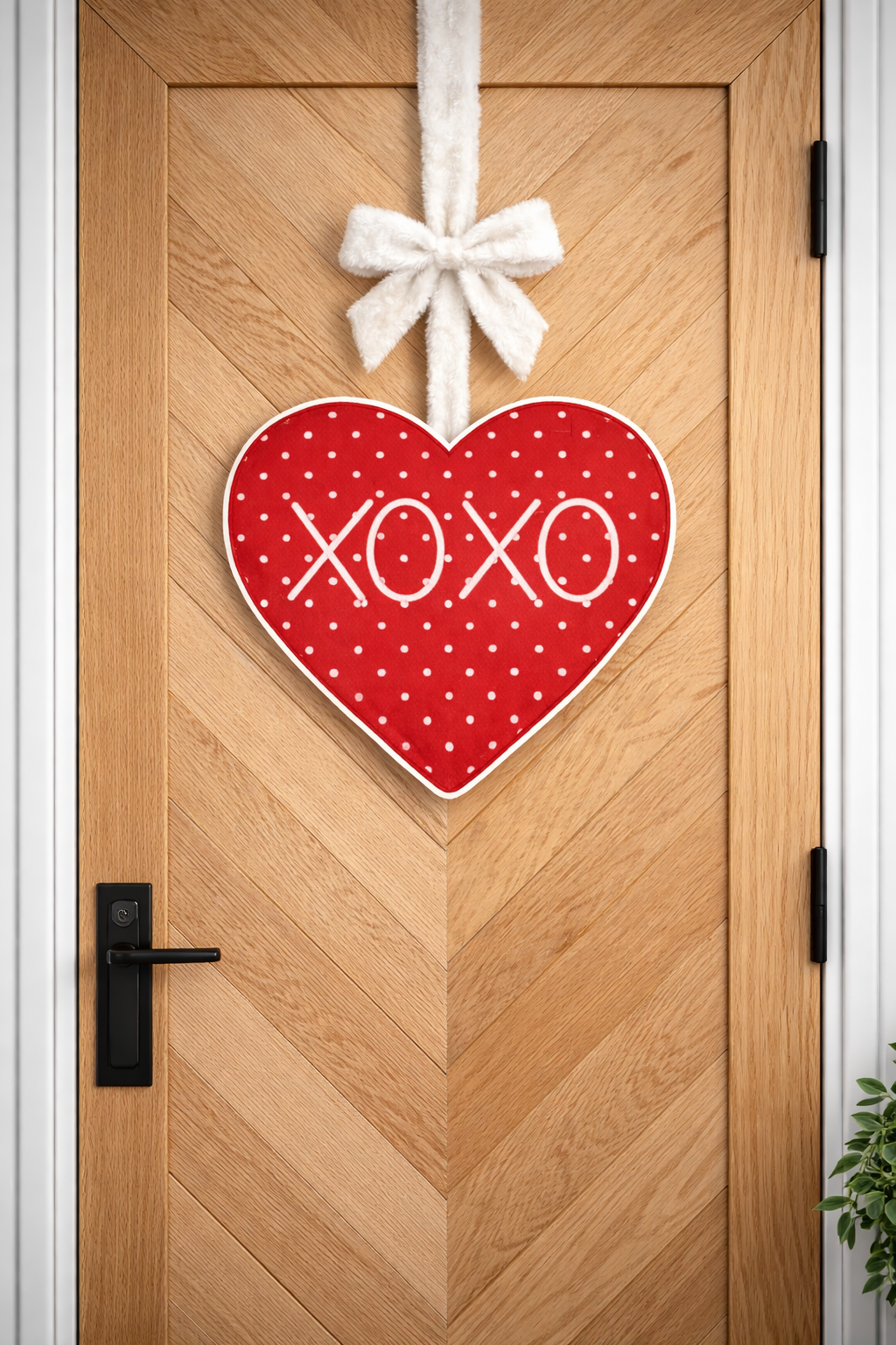 XOXO Sweetheart Hanger