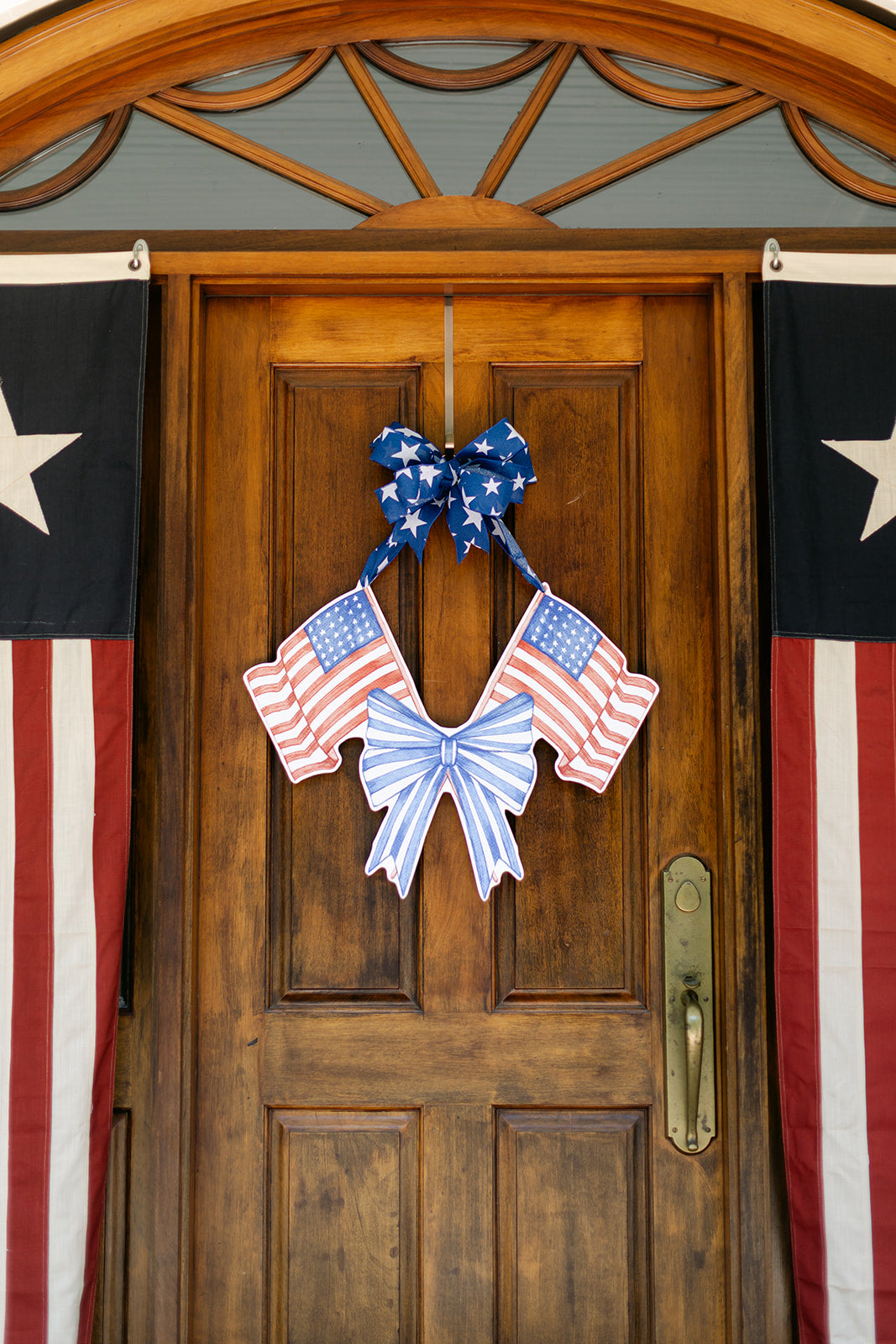 Crossed Flags Hanger