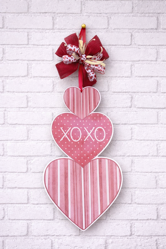 Triple Sweetheart XO Hanger