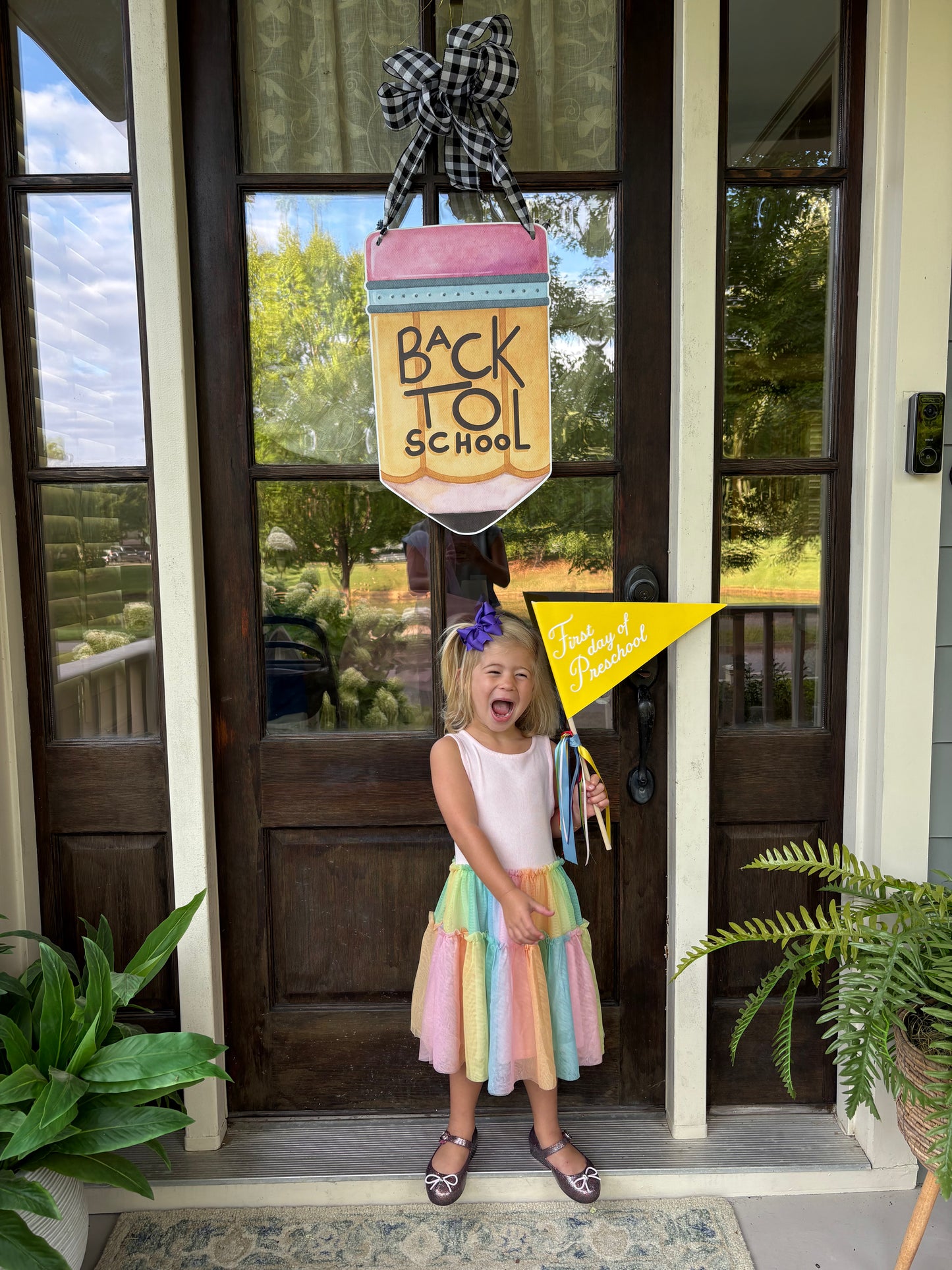 "Pencil me in, please!" Hanger